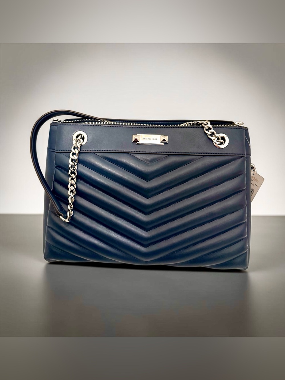 Michael Kors NWT Whitney Medium Quilted Shoulder Bag in navy blue